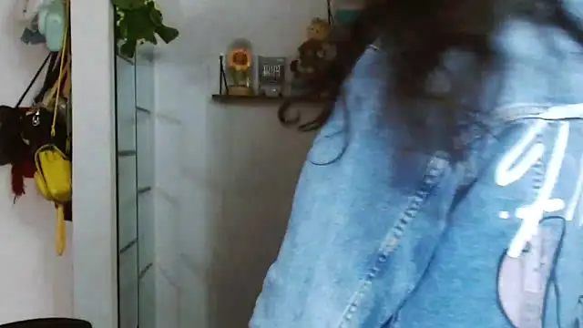 Snapshot of Nikkykora15 chatting on 14, 3, 2025 Nikkykora15 online show from 14, 3, 2025