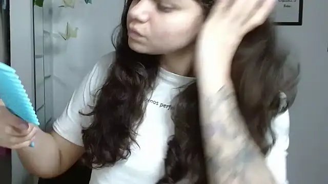 Snapshot of Nikkykora15 chatting on 20, 11, 2025 Nikkykora15 online show from 20, 11, 2025