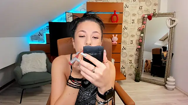 EmillyTaylor online show from 15, 9, 2025