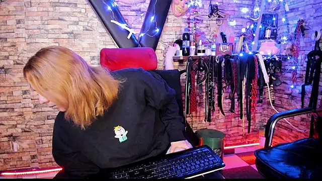 Liltildeman moon online show from 12, 3, 2026