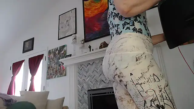 AuroraWillows online show from 19, 2, 2025