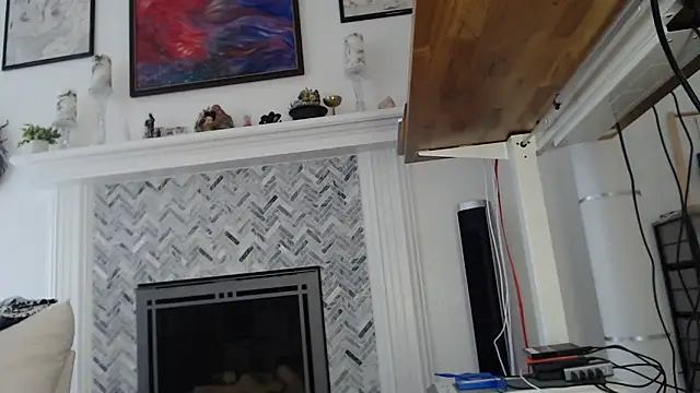 AuroraWillows online show from 16, 9, 2025