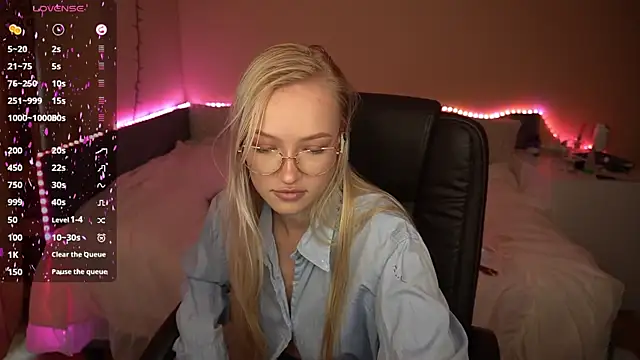 AmandaFiree online show from 28, 9, 2025