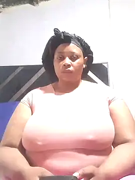 Snapshot of Sexy-queen99xx chatting on 10, 9, 2025 Sexy-queen99xx online show from 10, 9, 2025