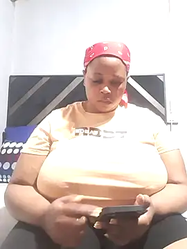 Snapshot of Sexy-queen99xx chatting on 22, 9, 2025 Sexy-queen99xx online show from 22, 9, 2025
