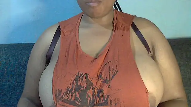 Snapshot of Sexy-queen99xx chatting on 15, 10, 2025 Sexy-queen99xx online show from 15, 10, 2025