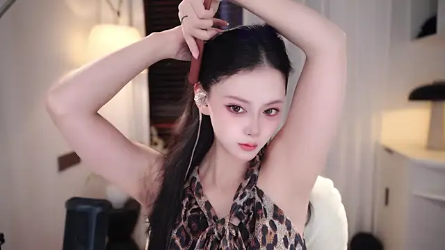 Ocean--Lili online show from 8, 9, 2025