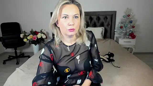 MarciaColins online show from 20, 12, 2024