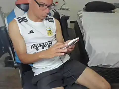 guachin hunk online show from 6, 12, 2024