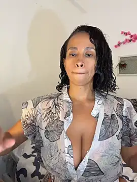 Snapshot of ThaliaGomex chatting on 6, 6, 2026 ThaliaGomex online show from 6, 6, 2026