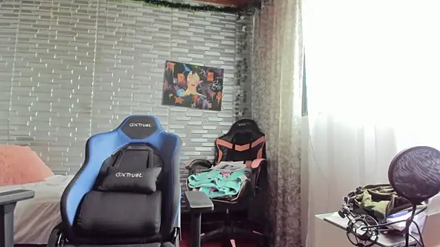 Ginger Sweetty online show from 12, 4, 2026