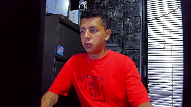 Snapshot of boy_bigcock24cm chatting on 4, 6, 2026 boy bigcock24cm online show from 4, 6, 2026