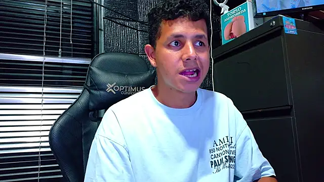Snapshot of boy_bigcock24cm chatting on 23, 6, 2026 boy bigcock24cm online show from 23, 6, 2026