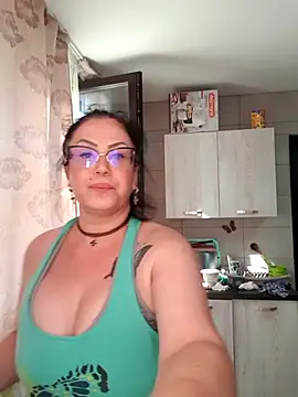 Snapshot of x__KHALEESI__x chatting on 6, 8, 2026 x KHALEESI x online show from 6, 8, 2026