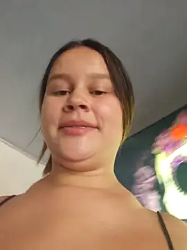 Snapshot of sweet_lucia chatting on 12, 10, 2025 sweet lucia online show from 12, 10, 2025