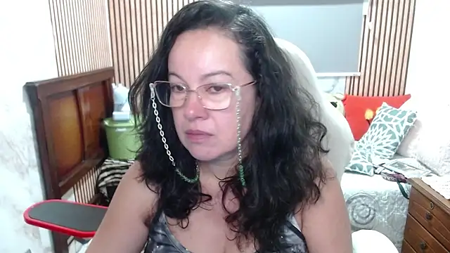 Snapshot of Sonialorens_ chatting on 8, 5, 2026 Sonialorens online show from 8, 5, 2026