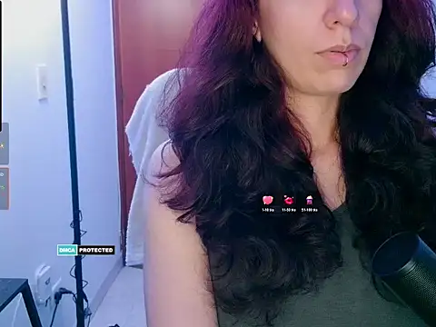 Snapshot of thecherry_Paulette chatting on 4, 12, 2025 thecherry Paulette online show from 4, 12, 2025