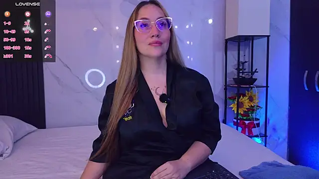 hotpawgmilf online show from 9, 4, 2026