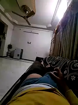 Snapshot of vansh1802 chatting on 5, 1, 2025 vansh1802 online show from 5, 1, 2025