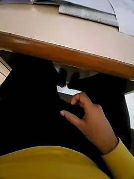 Snapshot of vansh1802 chatting on 6, 1, 2025 vansh1802 online show from 6, 1, 2025