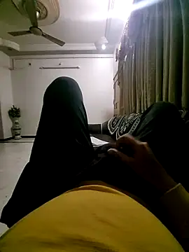 Snapshot of vansh1802 chatting on 8, 1, 2025 vansh1802 online show from 8, 1, 2025