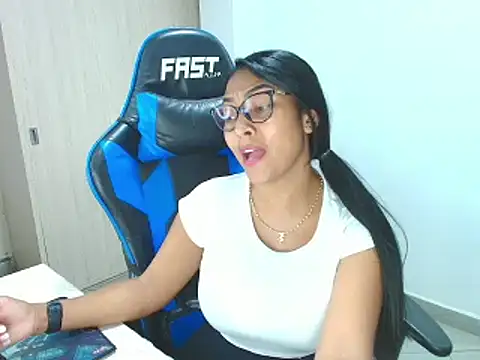 sophiax-x online show from 29, 1, 2025