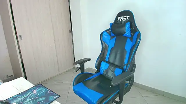 sophiax-x online show from 30, 1, 2025