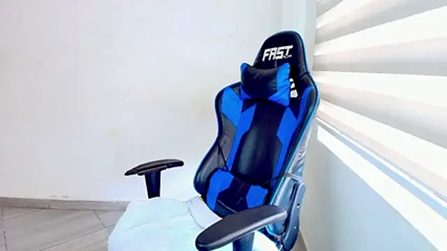 sophiax-x online show from 12, 3, 2026