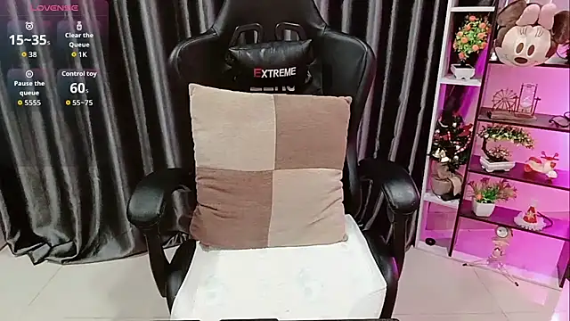 Yuki-yio online show from 1, 11, 2025