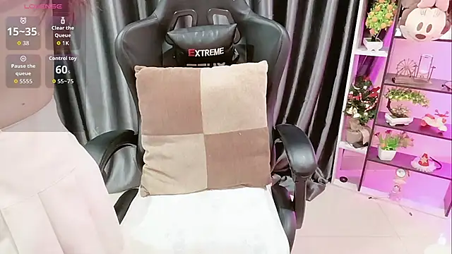 Yuki-yio online show from 24, 11, 2025