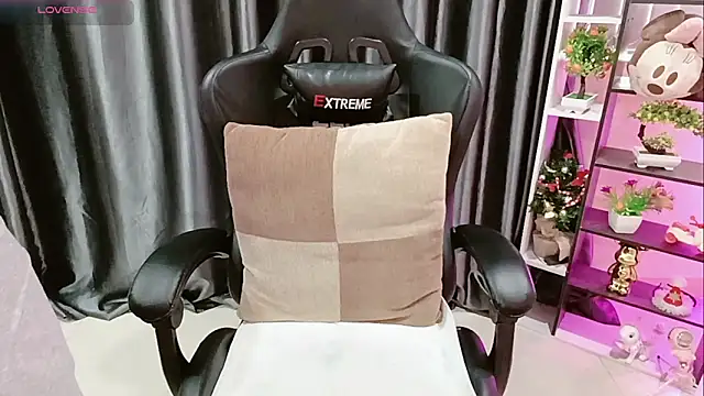 Snapshot of Yuki-yio chatting on 6, 2, 2026 Yuki-yio online show from 6, 2, 2026