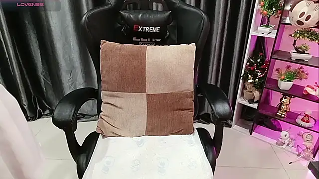 Snapshot of Yuki-yio chatting on 11, 2, 2026 Yuki-yio online show from 11, 2, 2026