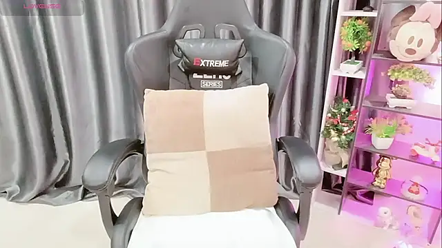 Snapshot of Yuki-yio chatting on 28, 2, 2026 Yuki-yio online show from 28, 2, 2026