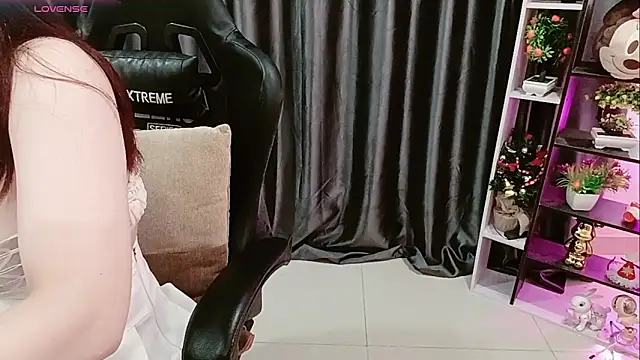 Snapshot of Yuki-yio chatting on 2, 3, 2026 Yuki-yio online show from 2, 3, 2026