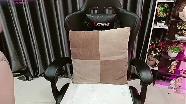 Snapshot of Yuki-yio chatting on 5, 3, 2026 Yuki-yio online show from 5, 3, 2026