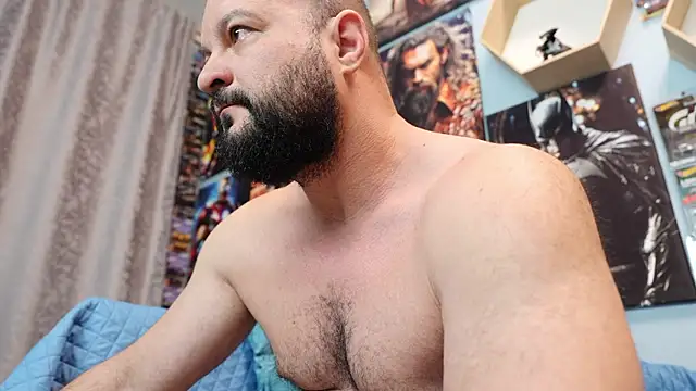 Snapshot of Muscle_Bear chatting on 25, 11, 2025 Muscle Bear online show from 25, 11, 2025