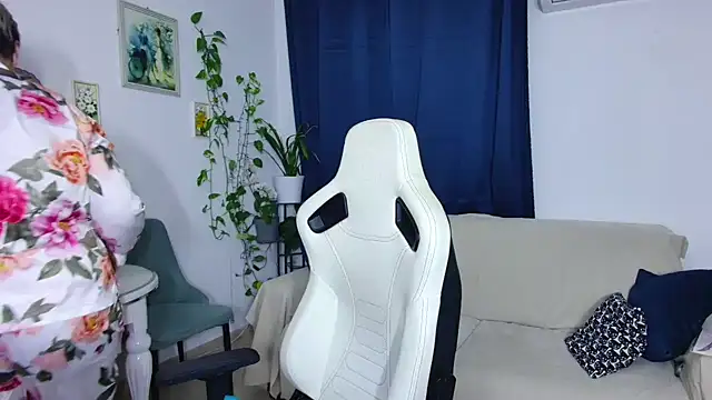 Selenna57 online show from 9, 1, 2026