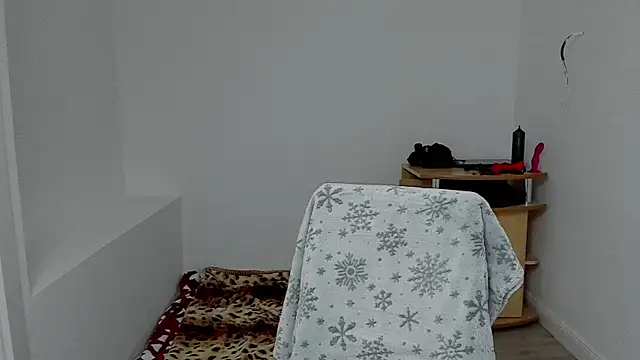 sexxymuscles4u online show from 12, 12, 2024