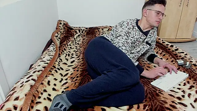 sexxymuscles4u online show from 21, 12, 2024