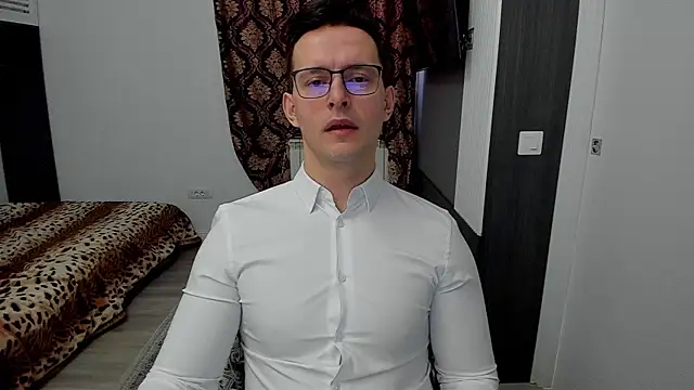 sexxymuscles4u online show from 24, 2, 2025