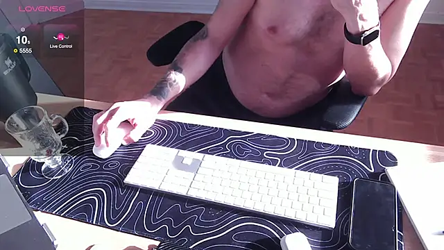 Snapshot of ttboy2000 chatting on 4, 2, 2025 ttboy2000 online show from 4, 2, 2025