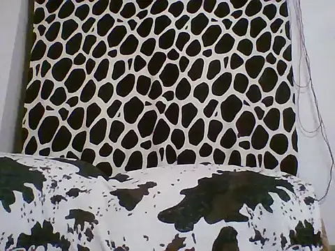 Snapshot of CathySuns chatting on 25, 10, 2025 CathySuns online show from 25, 10, 2025