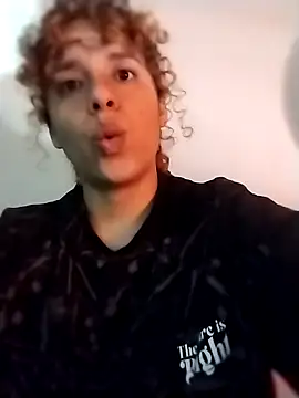 Snapshot of EmmaMelissa0521 chatting on 12, 11, 2025 EmmaMelissa0521 online show from 12, 11, 2025