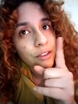 Snapshot of EmmaMelissa0521 chatting on 14, 12, 2025 EmmaMelissa0521 online show from 14, 12, 2025