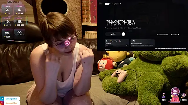 Snapshot of GamerGirl_Eve chatting on 4, 10, 2025 GamerGirl Eve online show from 4, 10, 2025