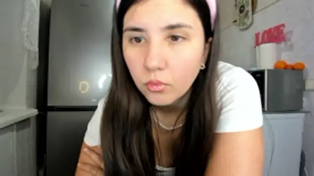 MiaMarrone online show from 8, 1, 2026