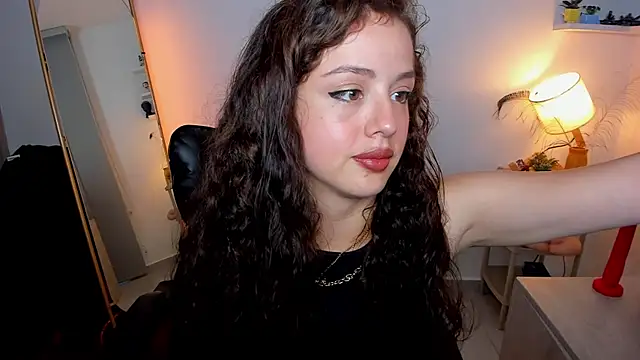 Cassandra Caiin online show from 19, 10, 2025