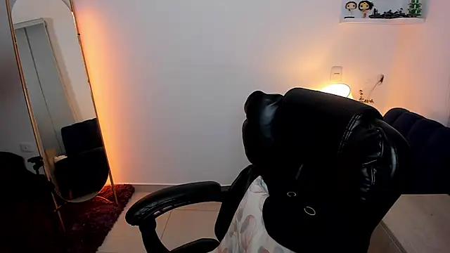 Cassandra Caiin online show from 20, 4, 2026