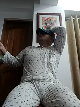 Snapshot of chicoguapo8 chatting on 2, 10, 2025 chicoguapo8 online show from 2, 10, 2025