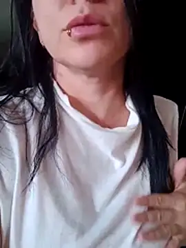 Snapshot of alexa_milsf chatting on 25, 12, 2024 alexa milsf online show from 25, 12, 2024